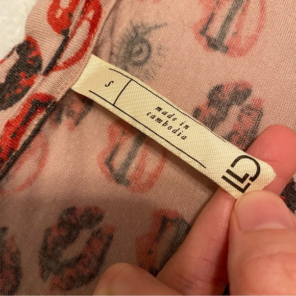 Aeropostale Pink Sleep Shirt, Small - Item 0036 - Picture 3 of 7